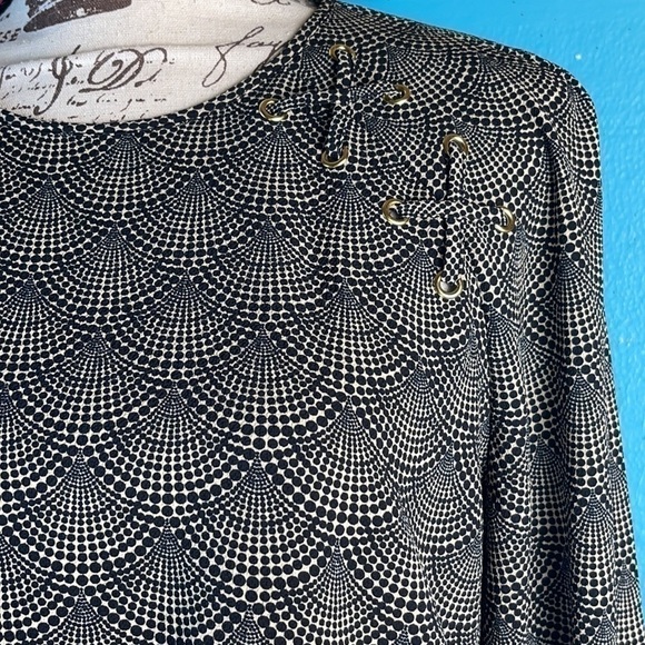 Michael Kors Textured Black Long-Sleeve Blouse w/ Seashell Print Top | Large - Picture 2 of 15